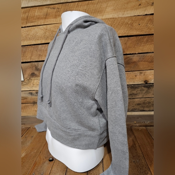 New Wild Fable Gray Cropped Sweatshirt Size Extra Small - Picture 2 of 6